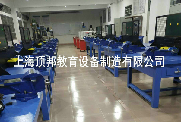 鉗工工作臺(tái)(防護(hù)網(wǎng)B)