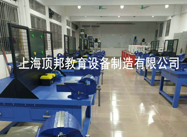 鉗工工作臺(tái)(防護(hù)網(wǎng)B)