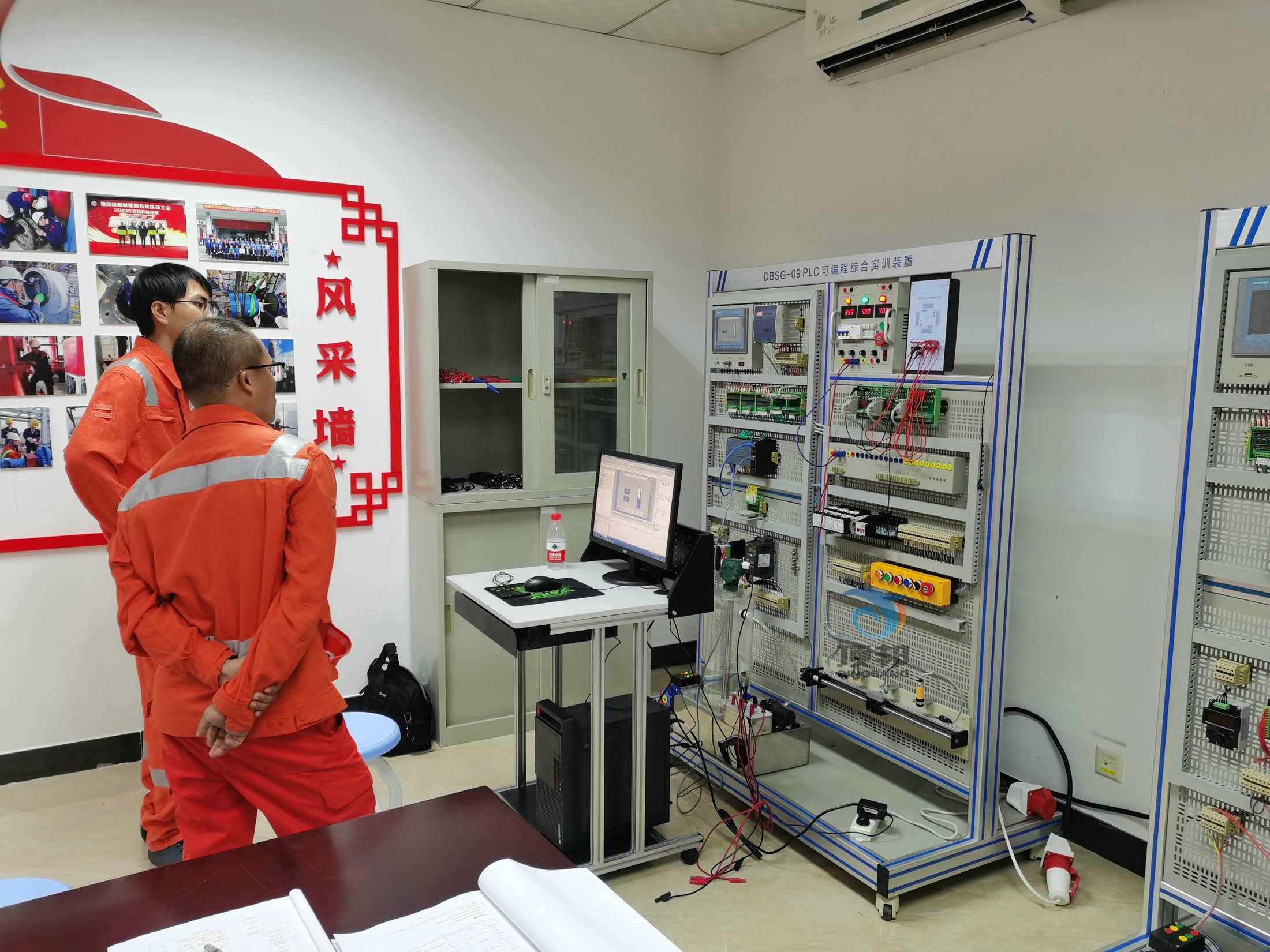 創(chuàng)新工作室PLC綜合實(shí)訓(xùn)裝置